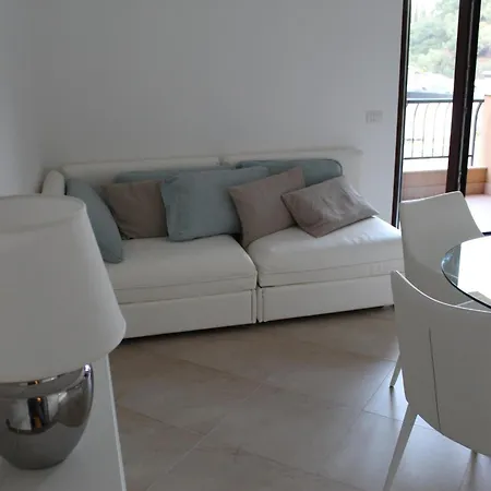 Apartment Mediterranean Pool & Parking