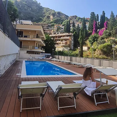 Appartement Mediterranean Pool & Parking