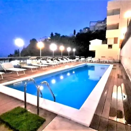 Mediterranean Pool & Parking Appartement