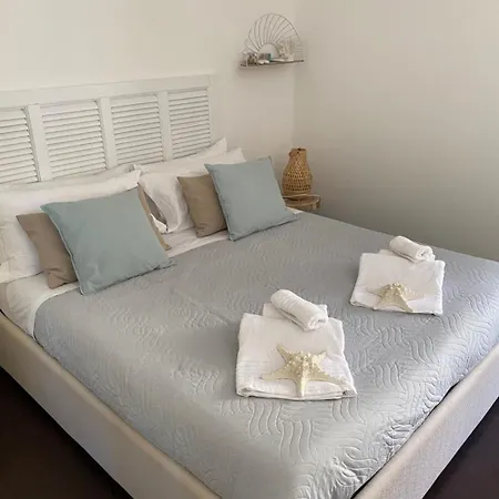 Mediterranean Pool & Parking 아파트