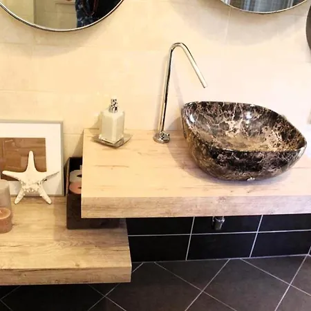 Mediterranean Pool & Parking *