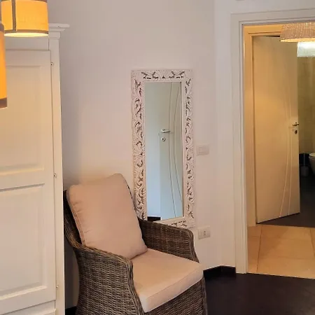 Mediterranean Pool & Parking 아파트