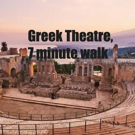 Mediterranean Pool & Parking 아파트