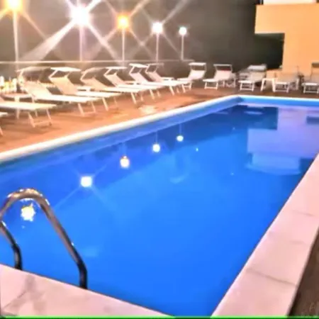 Mediterranean Pool & Parking 타오르미나