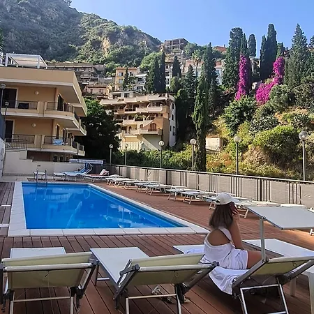 아파트 Mediterranean Pool & Parking