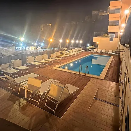 アパート Mediterranean Pool & Parking