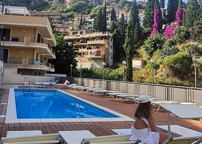 公寓 Mediterranean Pool & Parking